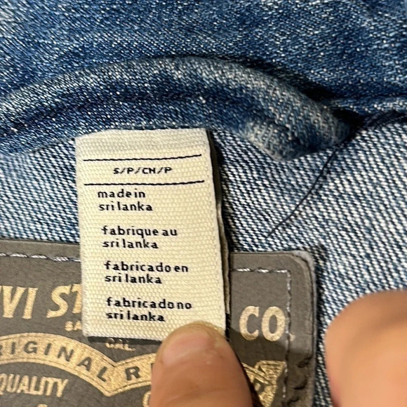 light wash Levi Strauss & Co denim jacket size small - Picture 4 of 5